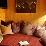 Dağ evi Gemuetliche Berghuette In Den Alpen