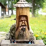 Gemuetliche Berghuette In Den Alpen