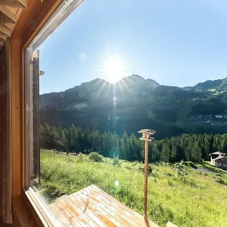 샬레 Gemuetliche Skihuette An Der Piste Ski-in & Ski-out