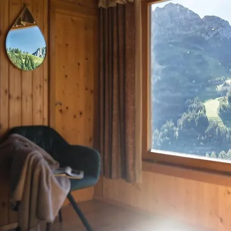 Gemuetliche Skihuette Nassfeld - Ski-In Ski-Out Dağ evi *