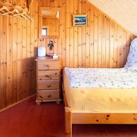 Gemuetliche Huette In Den Bergen Sonnenalpe Nassfeld
