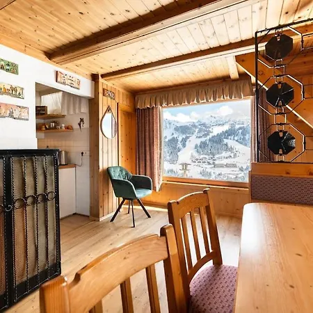 Dağ evi Gemuetliche Skihuette Nassfeld - Ski-In Ski-Out *