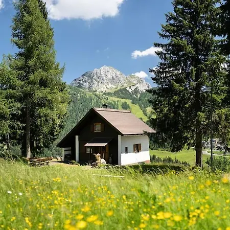 Gemuetliche Huette In Den Bergen Sonnenalpe Nassfeld