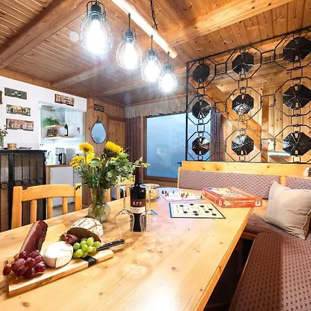 Dağ evi Gemuetliche Skihuette Nassfeld - Ski-In Ski-Out *