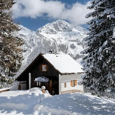 Gemuetliche Skihuette Nassfeld - Ski-In Ski-Out Dağ evi Sonnenalpe Nassfeld