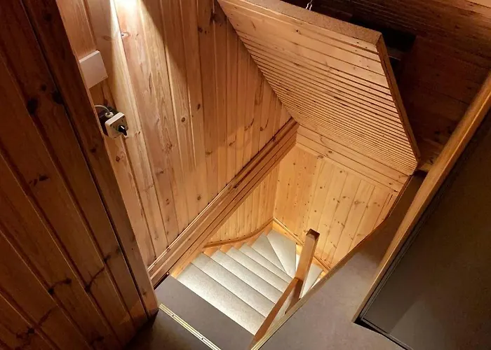 Gemuetliche Berghuette In Den Alpen *