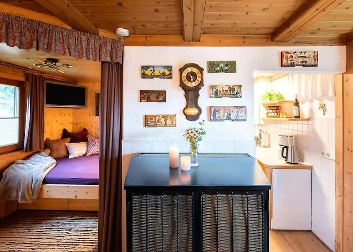 Gemuetliche Berghuette In Den Alpen Sonnenalpe Nassfeld